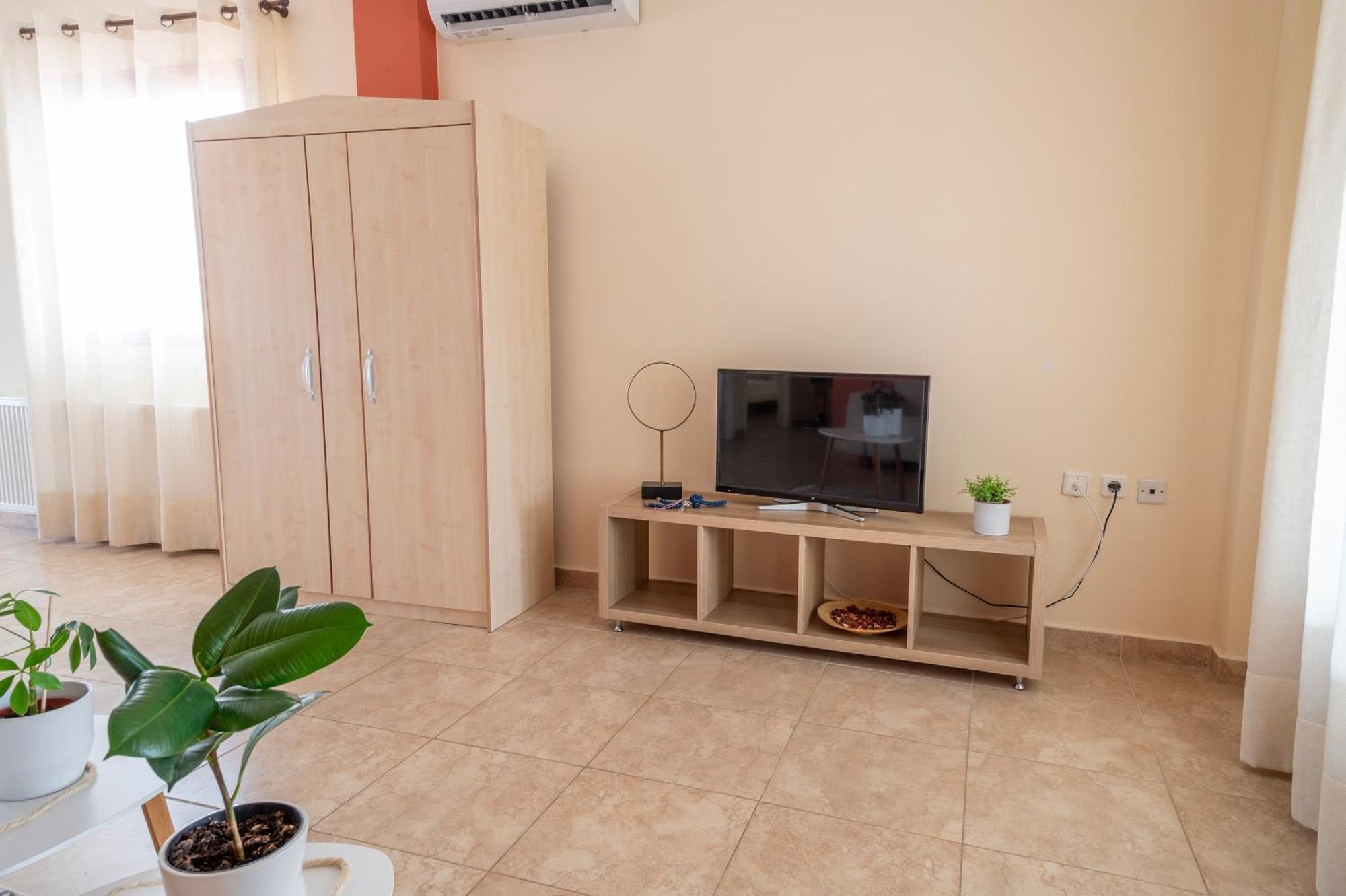 Stamatia Suites Аспровалта Екстериор снимка